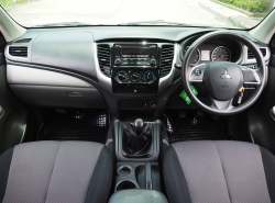 รถมือสอง MITSUBISHI TRITON ปี 2017 สีบรอนซ์