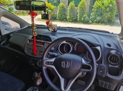 รถมือสอง HONDA JAZZ ปี 2013 สีขาว