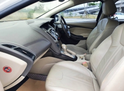 รถมือสอง FORD FOCUS ปี 2015 สีขาว