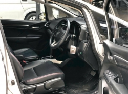 รถมือสอง HONDA JAZZ ปี 2016 สีเทา