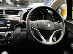 รถมือสอง HONDA JAZZ ปี 2017 สีขาว