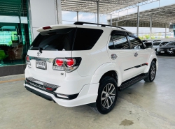 รถมือสอง TOYOTA FORTUNER ปี 2015 สีขาว