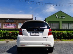 รถมือสอง HONDA JAZZ ปี 2013 สีขาว