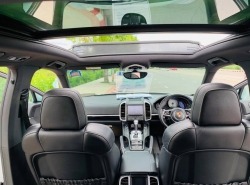 รถมือสอง PORSCHE CAYENNE ปี 2017 สีขาว