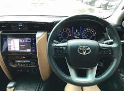 รถมือสอง TOYOTA FORTUNER ปี 2017 สีขาว