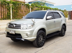 TOYOTA FORTUNER ปี 2011