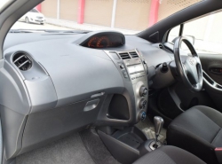 รถมือสอง TOYOTA YARIS ปี 2010 สีขาว