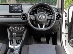 รถมือสอง MAZDA 2 ปี 2018 สีขาว