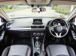 รถมือสอง MAZDA 3 ปี 2016 สีแดง