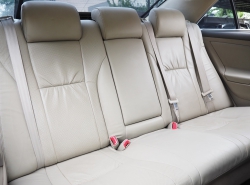 รถมือสอง TOYOTA CAMRY ปี 2011 สีขาว