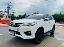 รถมือสอง TOYOTA FORTUNER ปี 2017 สีขาว