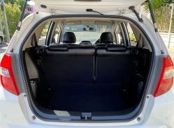 รถมือสอง HONDA JAZZ ปี 2013 สีขาว