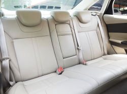 รถมือสอง FORD FOCUS ปี 2012 สีบรอนซ์