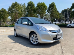 HONDA JAZZ ปี 2013