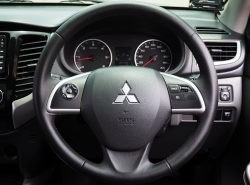 รถมือสอง MITSUBISHI TRITON ปี 2015 สีบรอนซ์