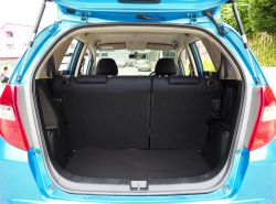 รถมือสอง HONDA JAZZ ปี 2011 สีฟ้า