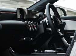 รถมือสอง MERCEDES-BENZ A-CLASS A200 ปี 2021 สีขาว