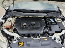รถมือสอง FORD FOCUS ปี 2015 สีขาว