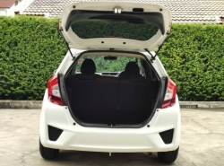 รถมือสอง HONDA JAZZ ปี 2017 สีขาว