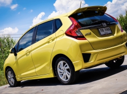 รถมือสอง HONDA JAZZ ปี 2014  สีเหลือง