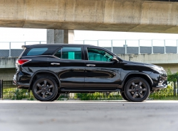 รถมือสอง TOYOTA FORTUNER ปี 2016 สีดำ