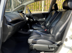 รถมือสอง HONDA JAZZ ปี 2013 สีขาว