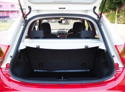 รถมือสอง MG MG3 ปี 2015 สีแดง