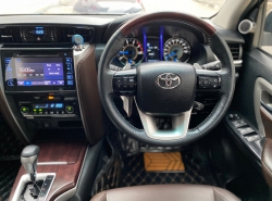 รถมือสอง TOYOTA FORTUNER ปี 2019 สีเทา