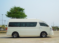 รถมือสอง TOYOTA HIACE ปี 2011 สีขาว