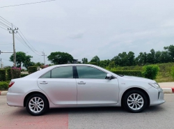 รถมือสอง TOYOTA CAMRY ปี 2017 สีเทา