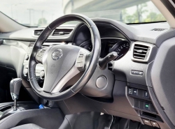 รถมือสอง NISSAN X-TRAIL ปี 2015 สีดำ