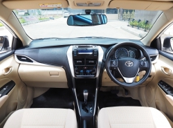 รถมือสอง TOYOTA YARIS ปี 2017 สีขาว